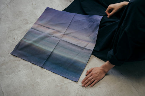 [Comes with a postcard signed by the artist] Oil painter Yu Yasuda handkerchief "Resonance"